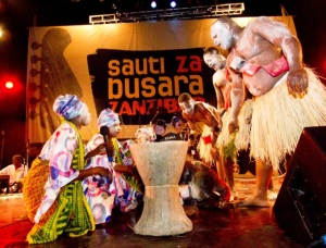 Mkota_Spirit_Dancers_(Zanzibar)_by_Robin_Batist_1954
